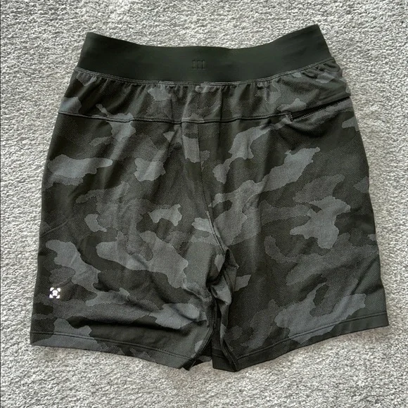 Men's Lululemon Camouflage Shorts - Picture 6 of 7